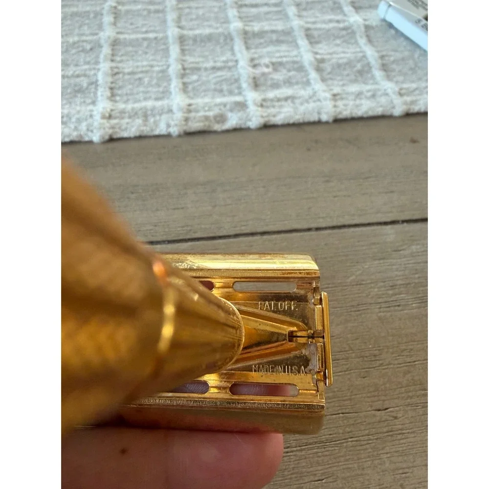 Vintage 1946-1947 Gillette Aristocrat Gold Safety Razor No Notch USA + Blades